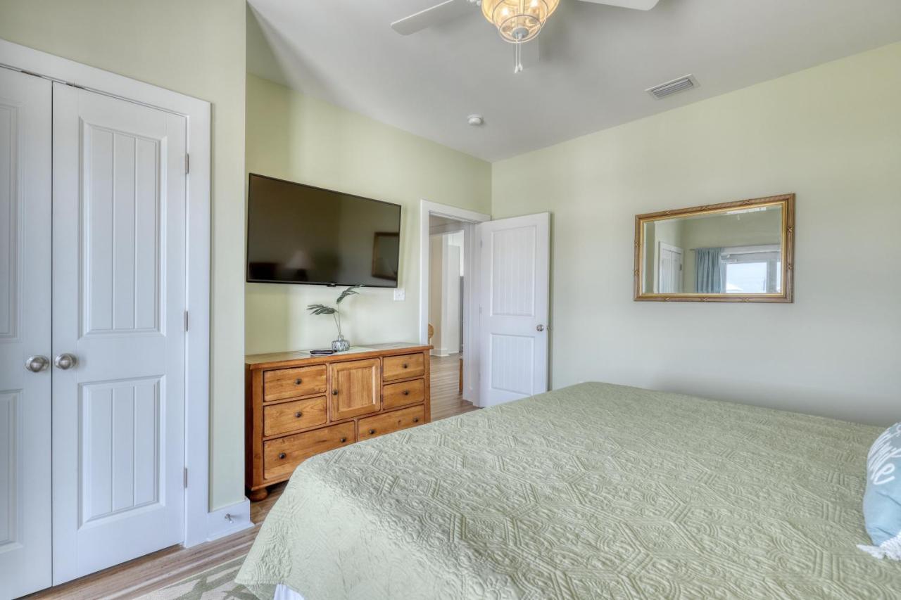 Salty Seahorse - Waterfront! Pet Friendly! Game Room, Pool Table, Beautiful Views - Room For The Whole Family Home 더핀 아일랜드 외부 사진