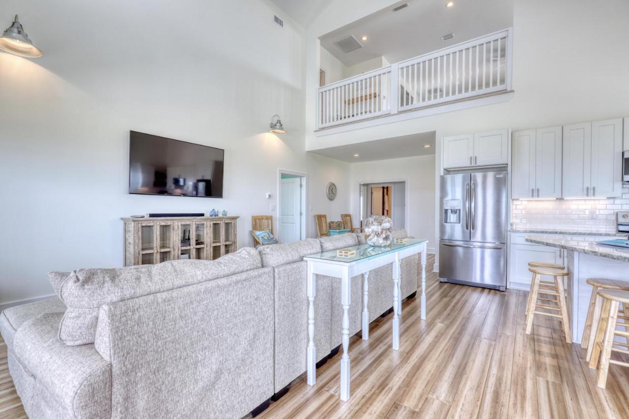 Salty Seahorse - Waterfront! Pet Friendly! Game Room, Pool Table, Beautiful Views - Room For The Whole Family Home 더핀 아일랜드 외부 사진