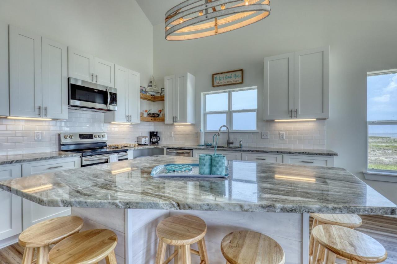 Salty Seahorse - Waterfront! Pet Friendly! Game Room, Pool Table, Beautiful Views - Room For The Whole Family Home 더핀 아일랜드 외부 사진